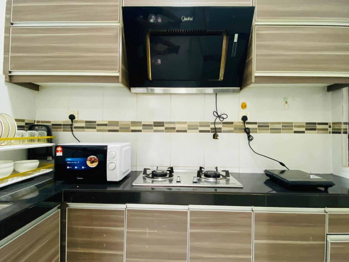 Cozy 1-10 Pax 4Qbeds 2Sbeds Shah Alam Sec7, I-City Екстериор снимка