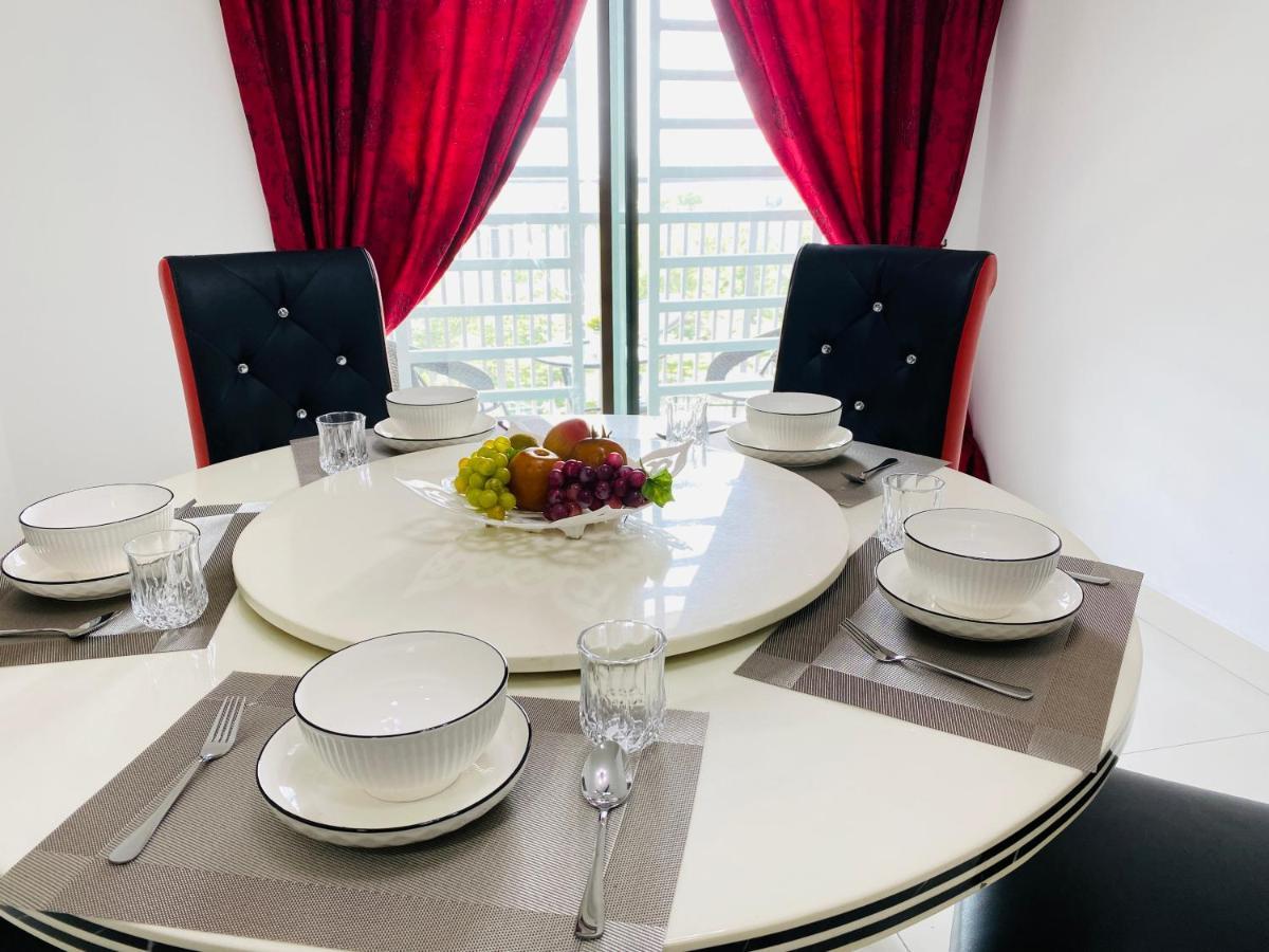 Cozy 1-10 Pax 4Qbeds 2Sbeds Shah Alam Sec7, I-City Екстериор снимка